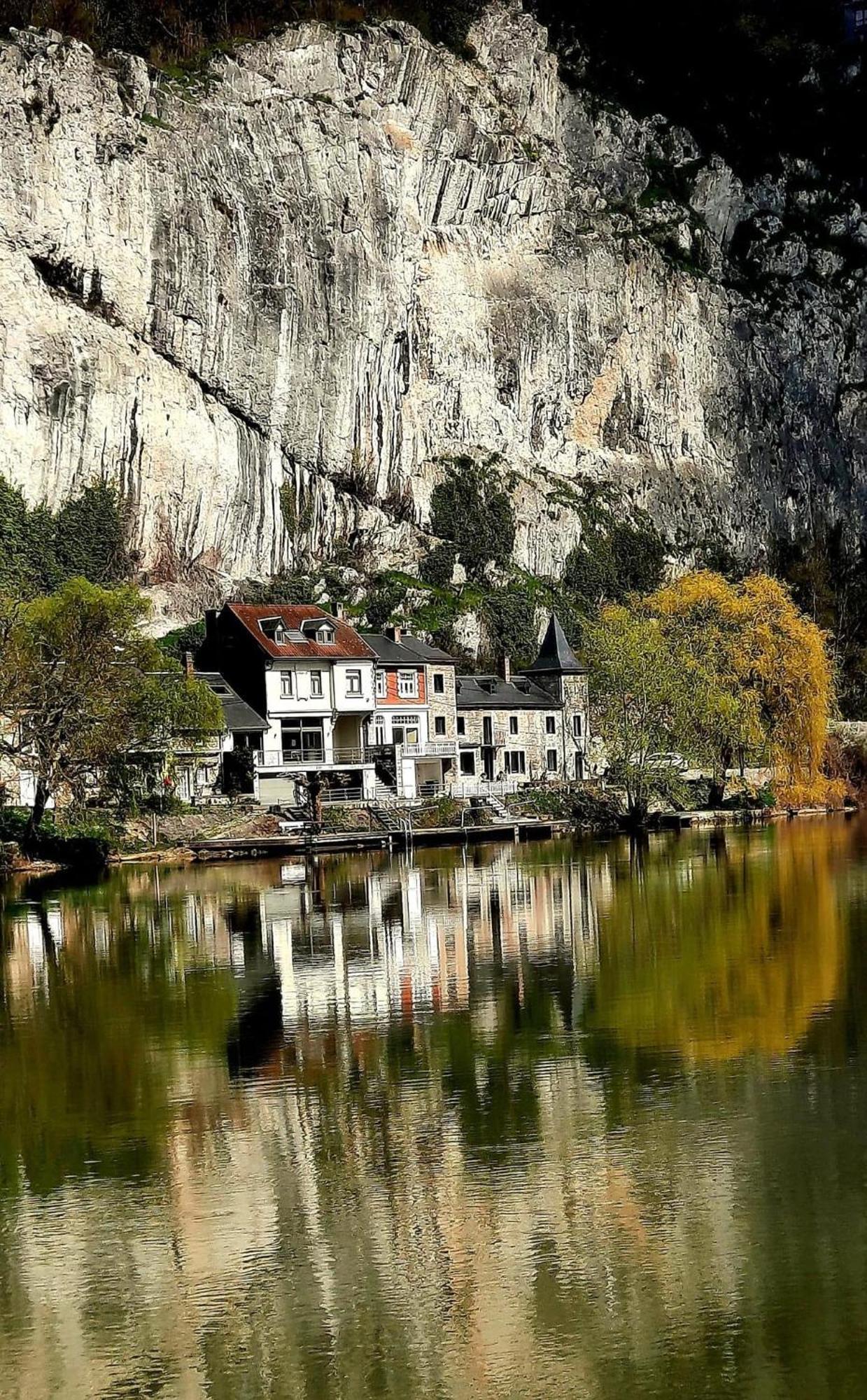Casa de Férias Pieds Dans L'eau Private Wellness Bordure De Meuse Lustin