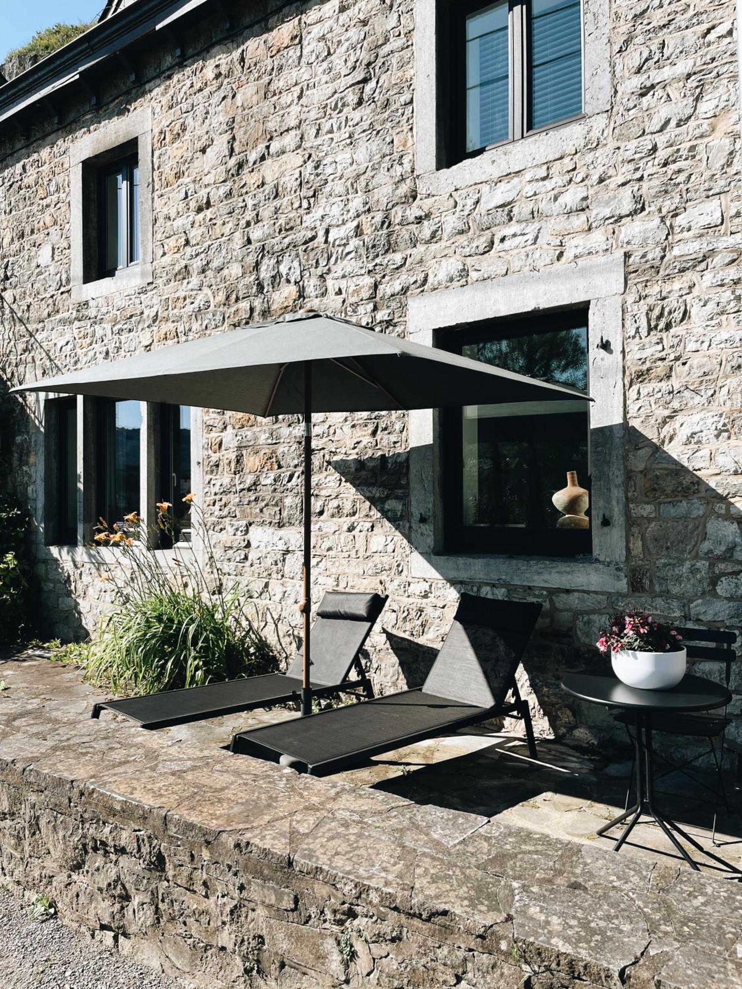 Casa de Férias Pieds Dans L'eau Private Wellness Bordure De Meuse *