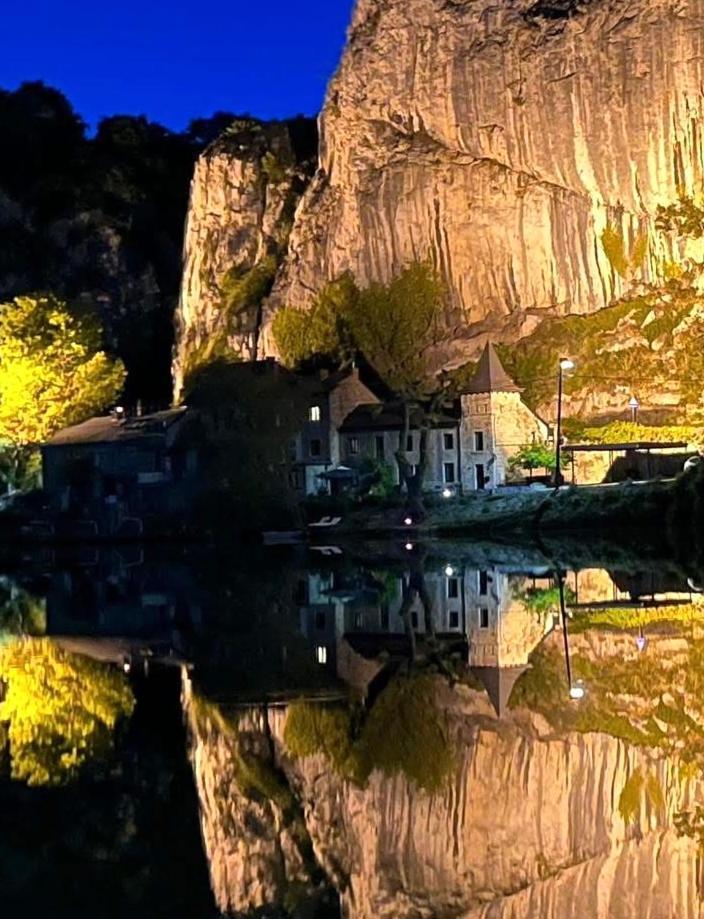 Pieds Dans L'eau Private Wellness Bordure De Meuse Lustin